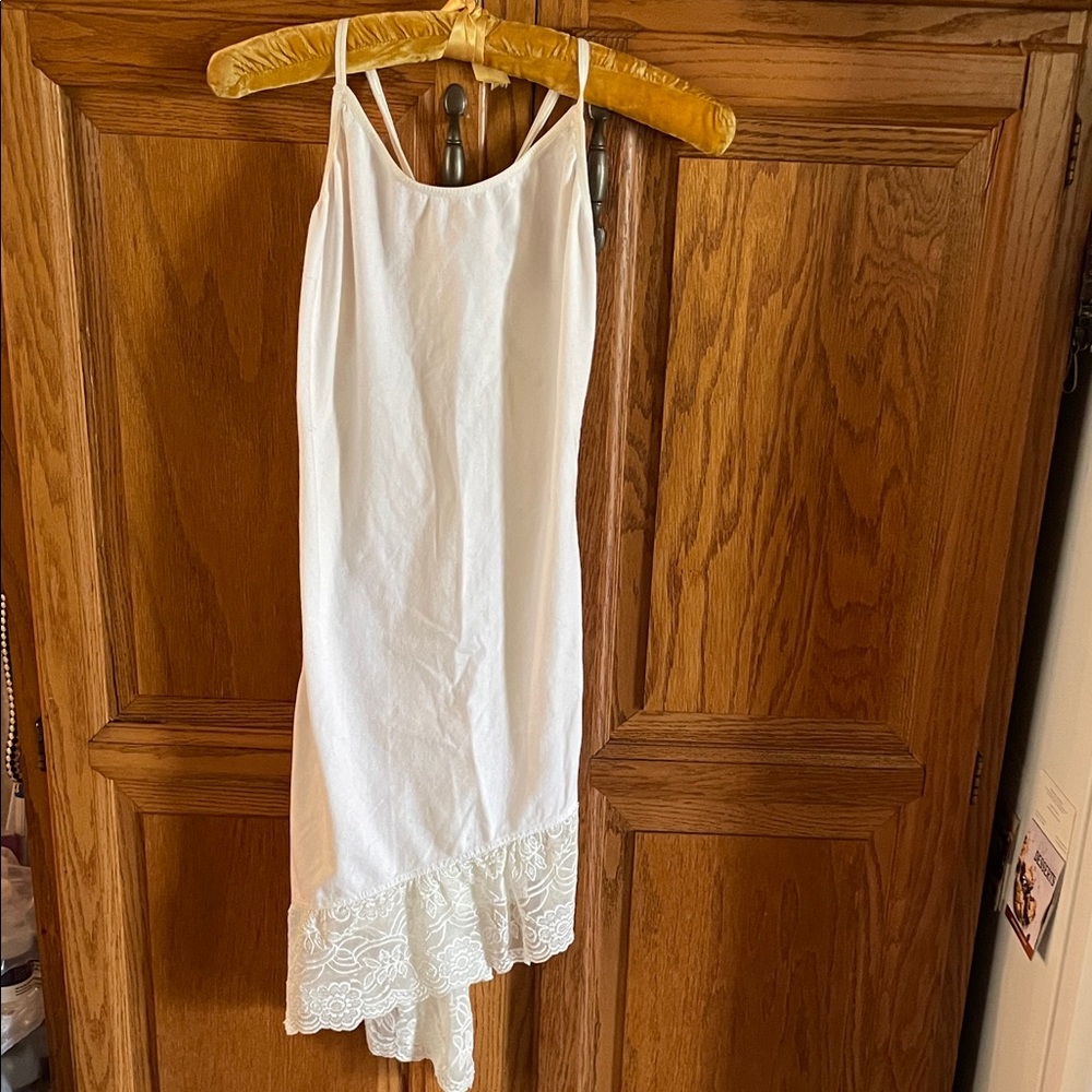 Glamour Ivory Chemise with Floral Lace Hem